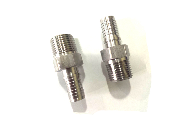 Hose tail with NPT male threaded hose nipple